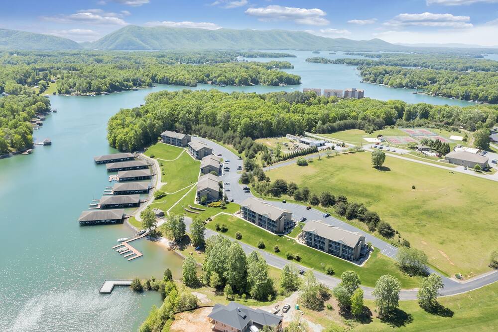 Photo of Outdoor in Smith Mountain Lake