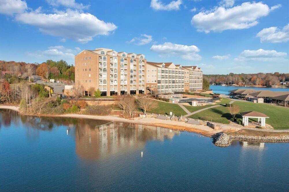Photo of Outdoor in Smith Mountain Lake
