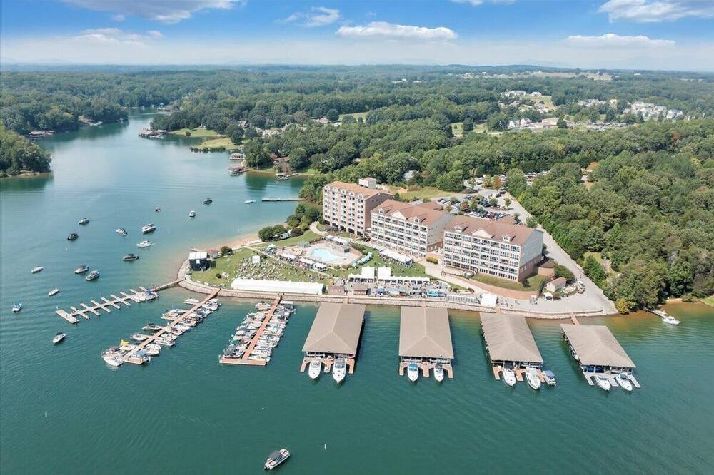 Photo of Outdoor in Smith Mountain Lake