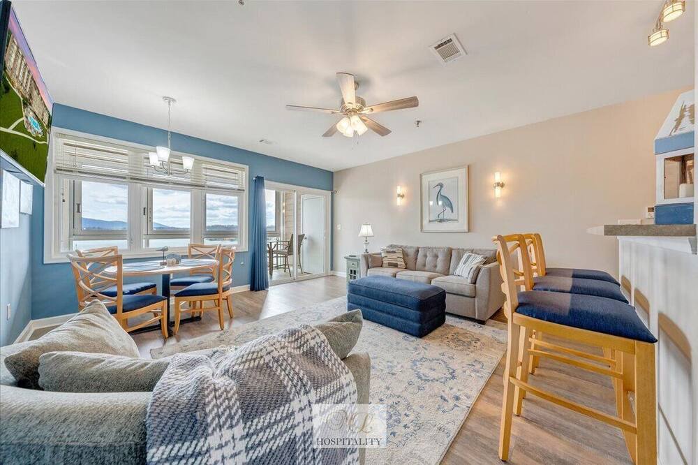 Photo of Livingroom in Smith Mountain Lake