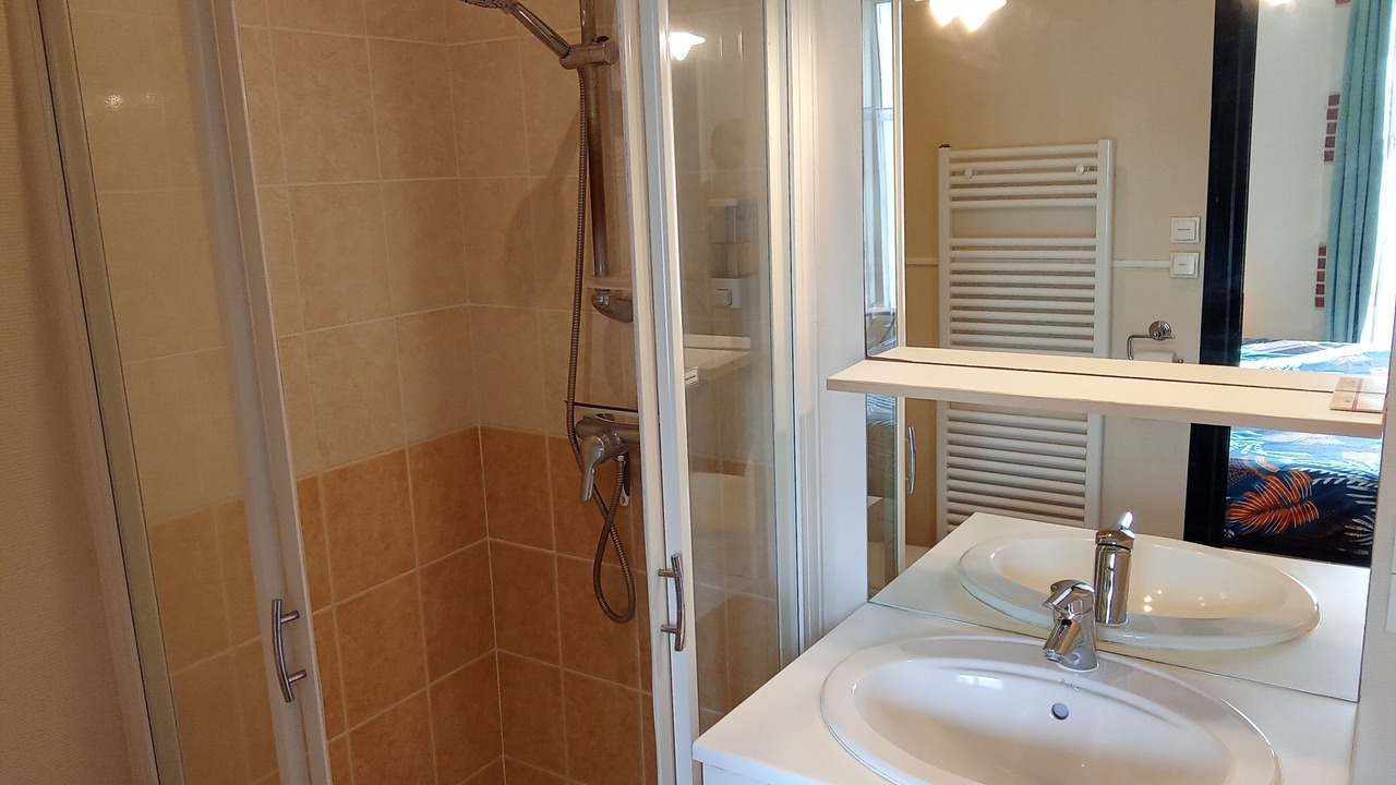 Photo of Bathroom in Orbigny