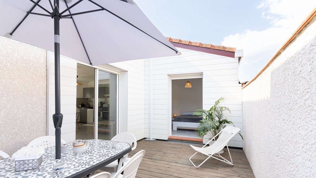 Photo of Outdoor in Fontaine Lestang-Bagatelle-Papus-Tabar-Bordelongue