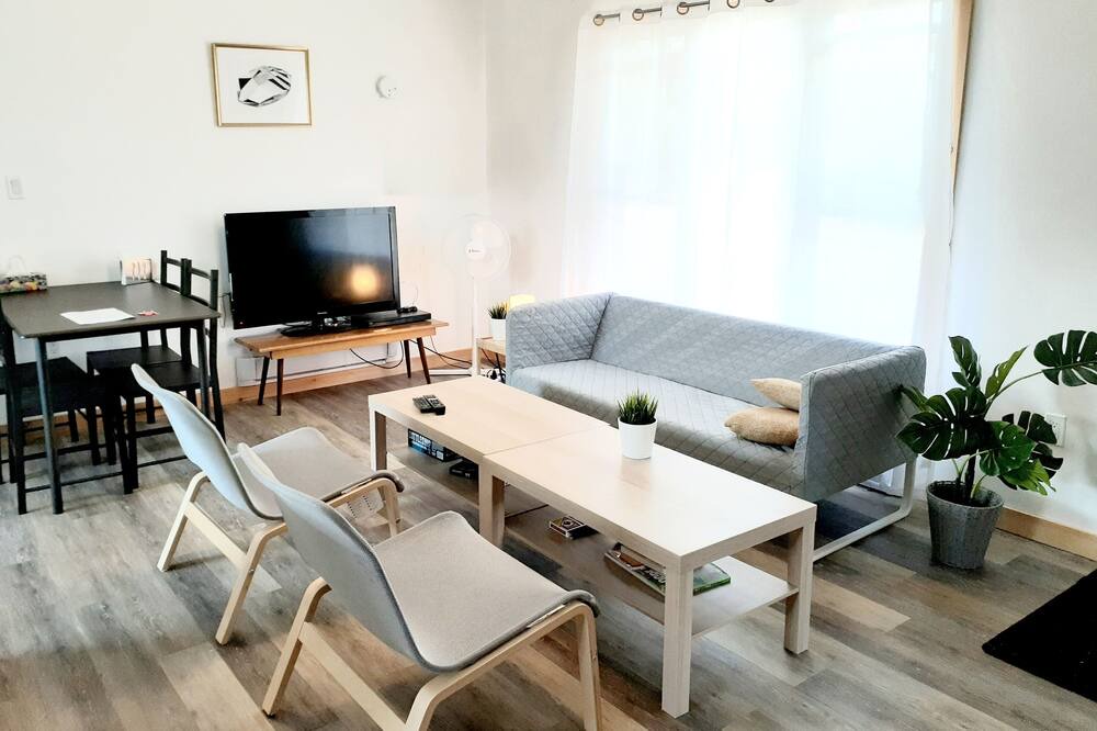 Photo of Livingroom in Milford