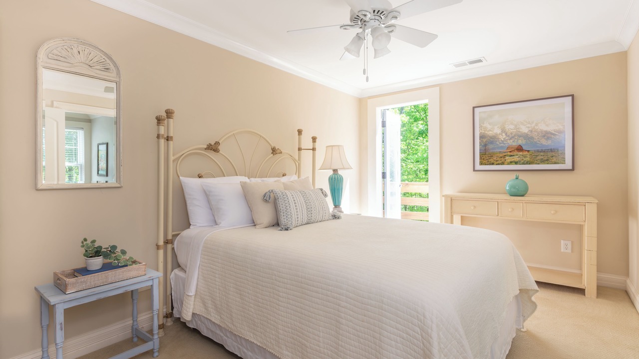 Photo of Bedroom in Adairsville