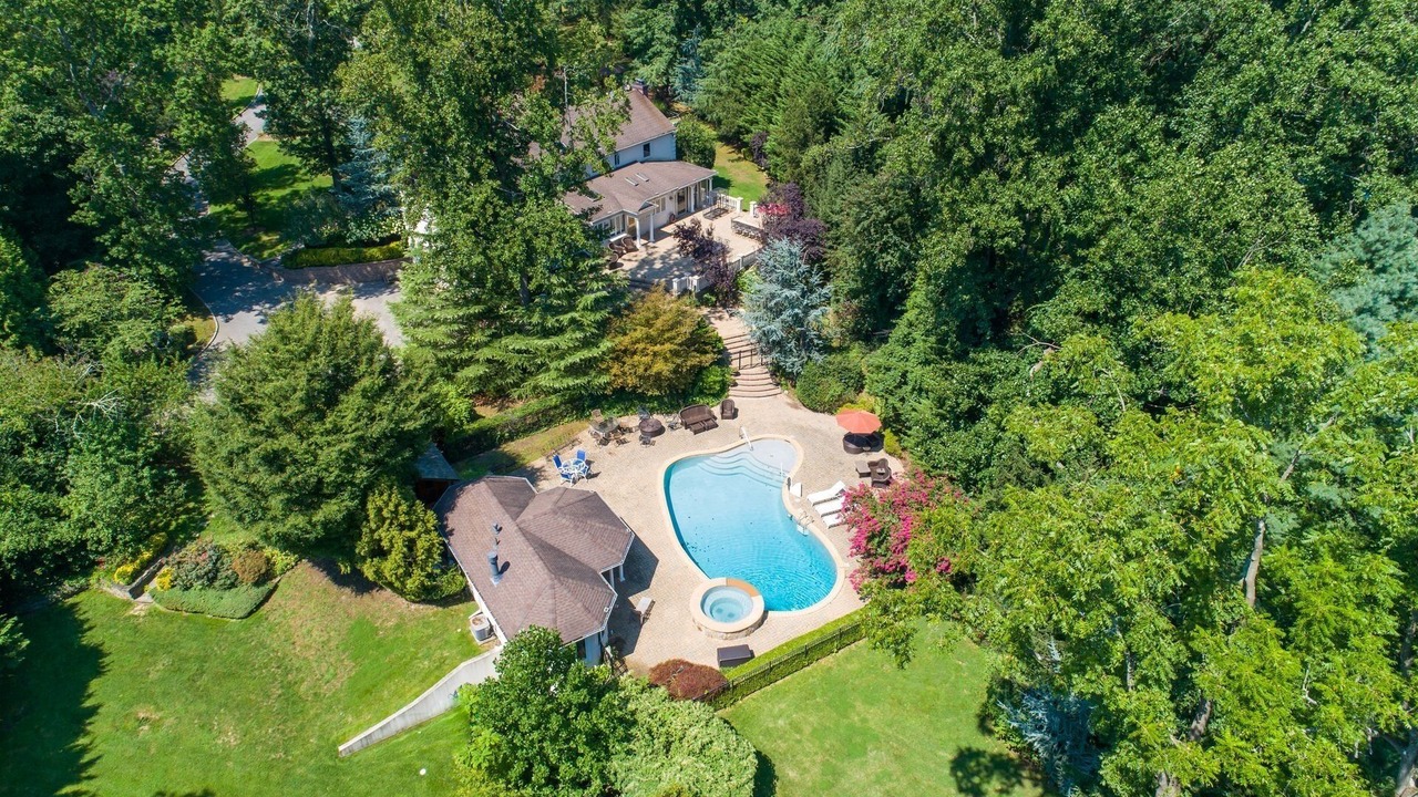 Photo of Outdoor in Old Westbury