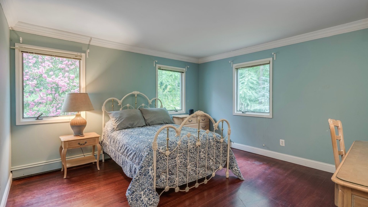 Photo of Bedroom in Old Westbury
