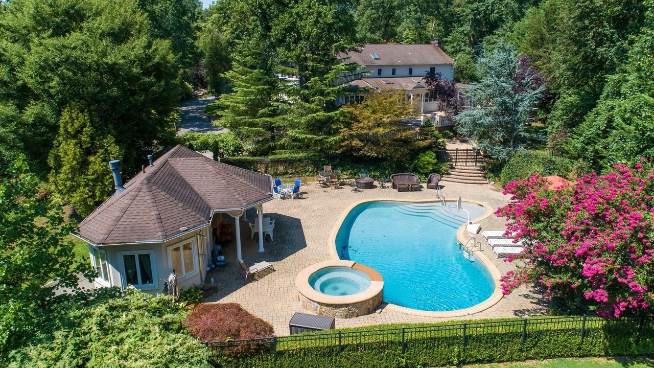 Photo of Outdoor in Old Westbury