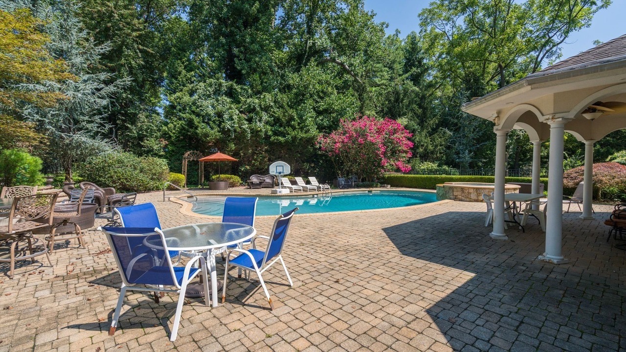 Photo of Outdoor in Old Westbury