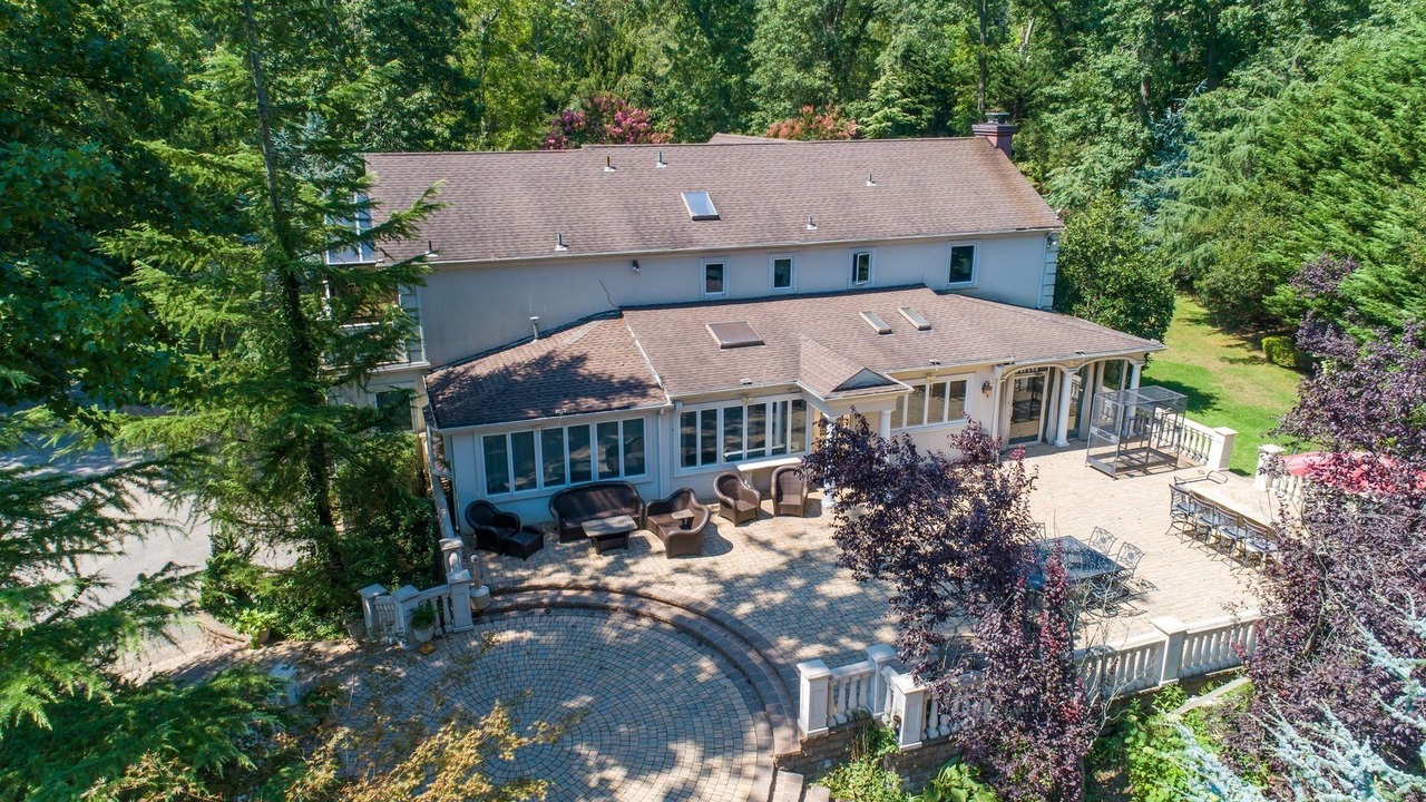 Photo of Outdoor in Old Westbury