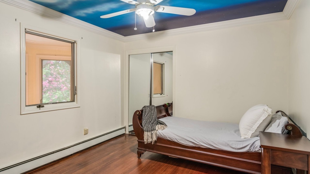 Photo of Bedroom in Old Westbury