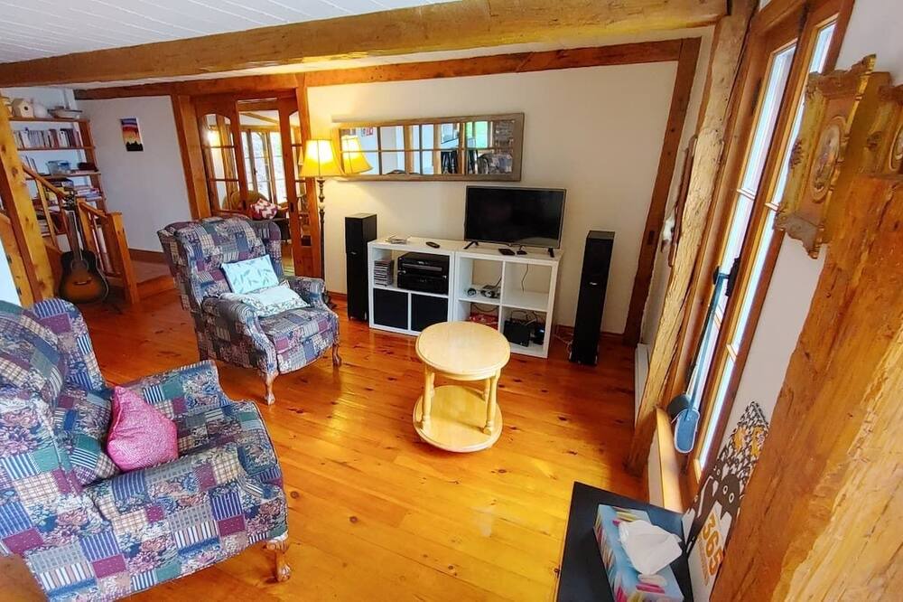 Photo of Livingroom in Saint-Jean-de-l'lle-d'Orleans