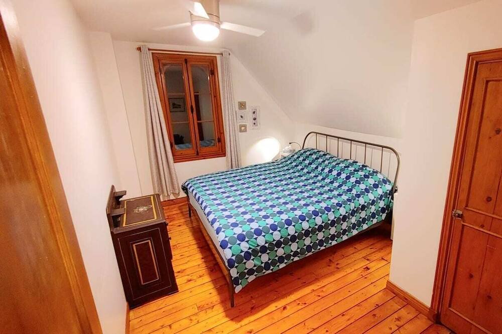 Photo of Bedroom in Saint-Jean-de-l'lle-d'Orleans