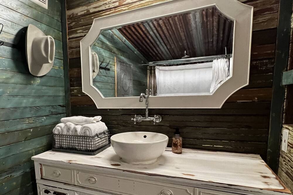 Photo of Bathroom in Round Top