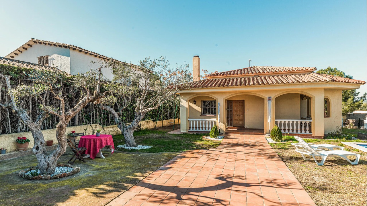 Photo of Outdoor in El Roc de Sant Gaieta