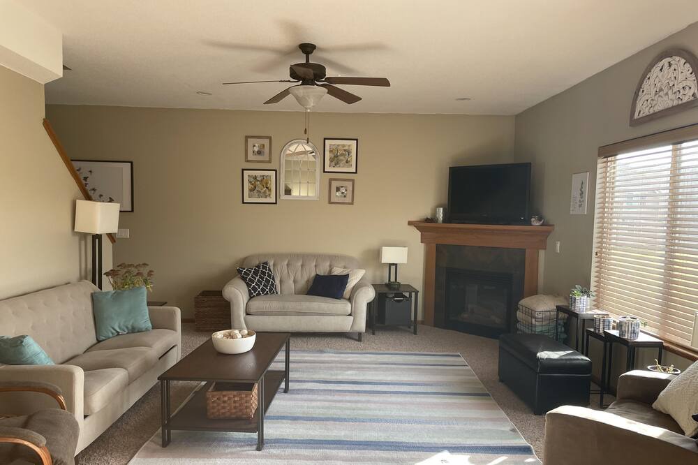 Photo of Livingroom in Oakdale