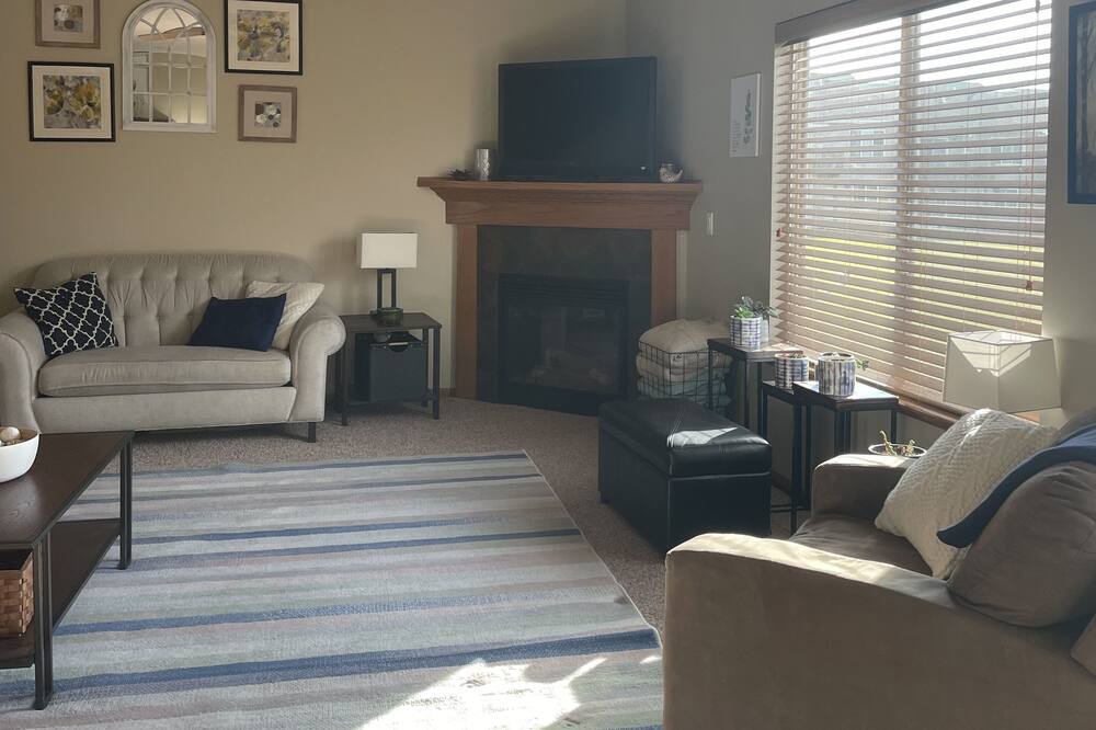 Photo of Livingroom in Oakdale