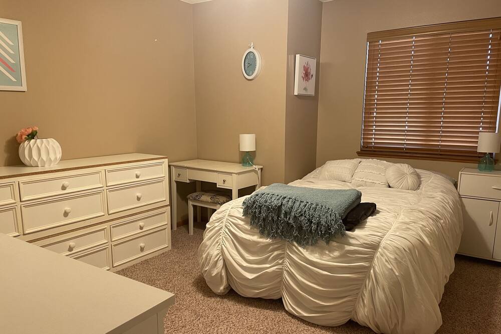 Photo of Bedroom in Oakdale