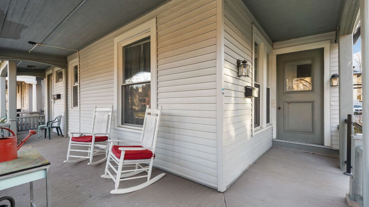 Photo of Patio Balcony in East Avenue