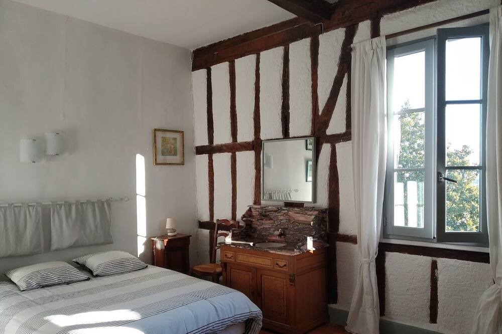 Photo of Bedroom in Saramon