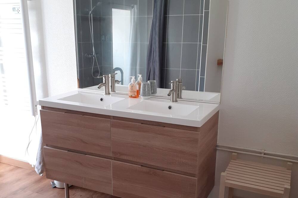 Photo of Bathroom in Benais