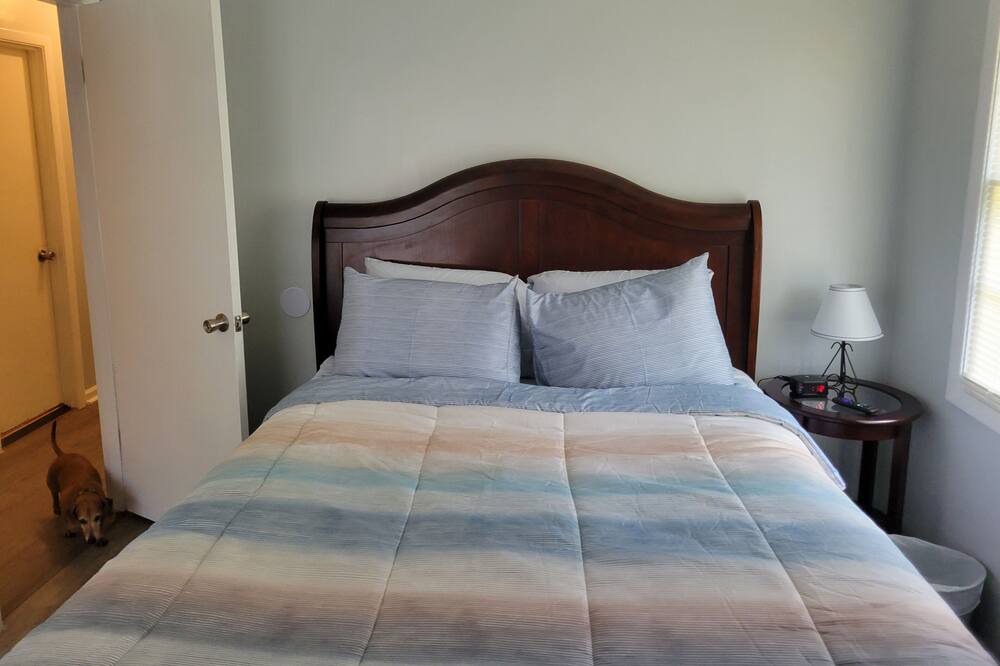 Photo of Bedroom in Goose Creek