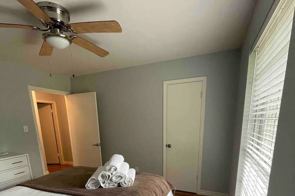 Photo of Bedroom in DeSoto