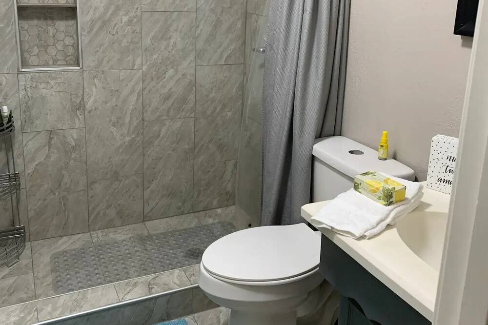 Photo of Bathroom in DeSoto