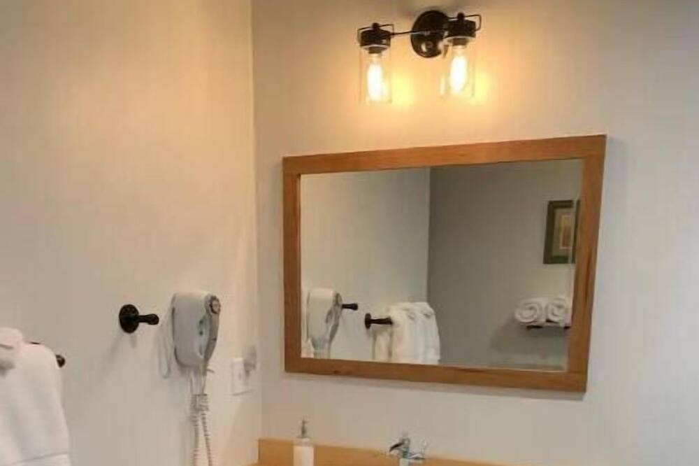 Photo of Bathroom in Steeles Tavern