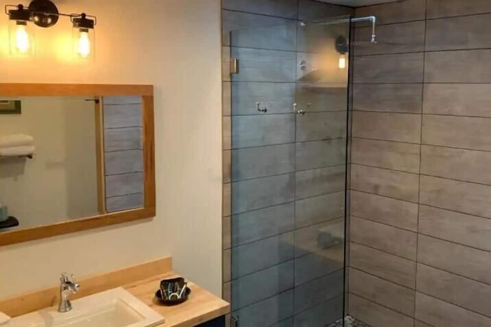 Photo of Bathroom in Steeles Tavern