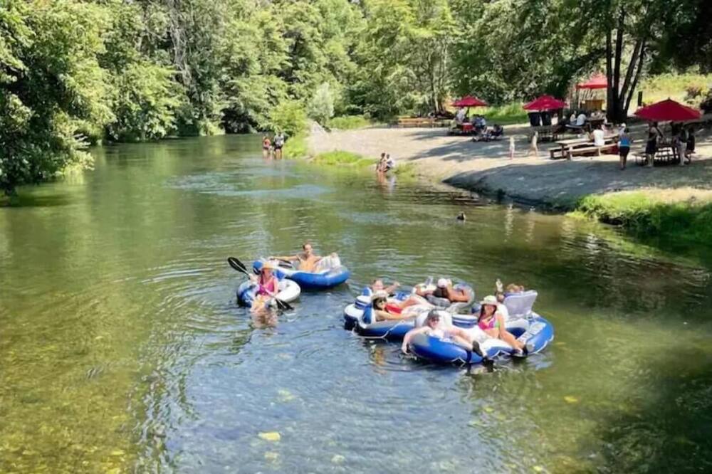 Photo of Others in Jacksonville