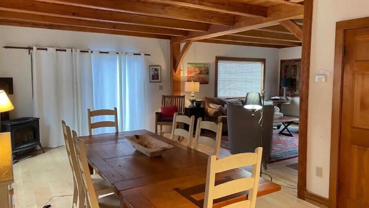 Photo of Others in Putney