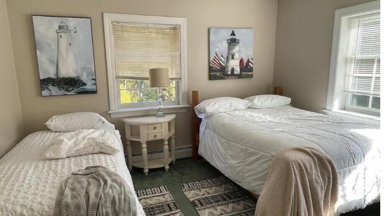 Photo of Others in Putney