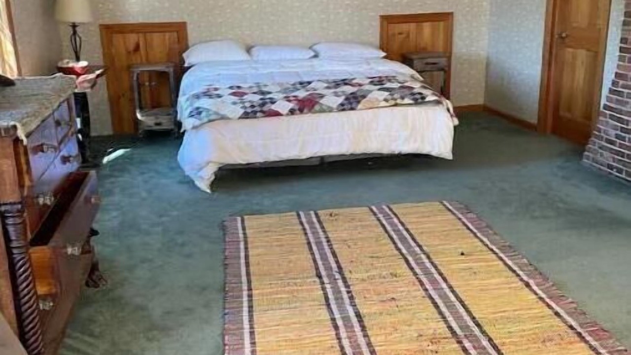 Photo of Others in Putney