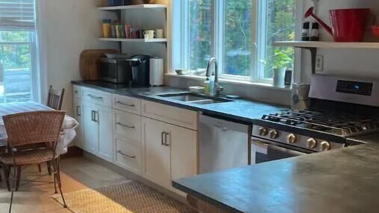 Photo of Others in Putney