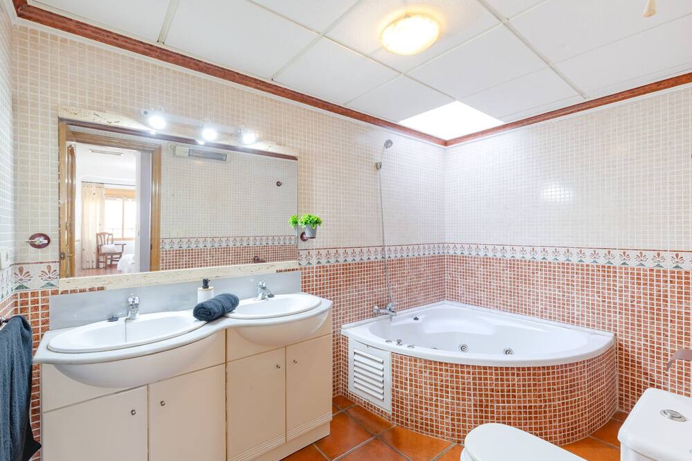 Photo of Bathroom in El Moncayo