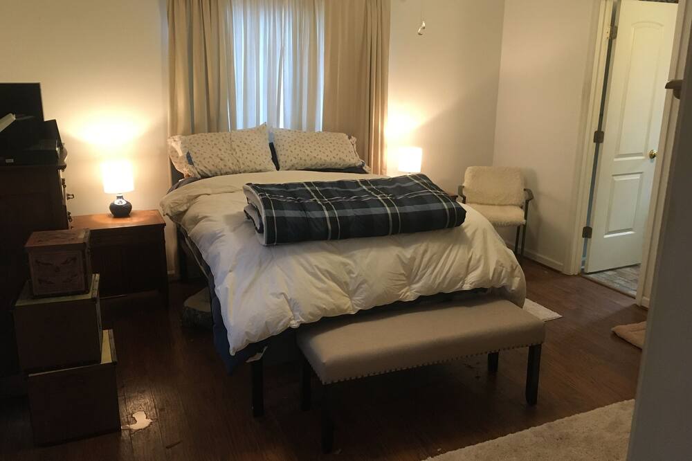 Photo of Bedroom in Aiken