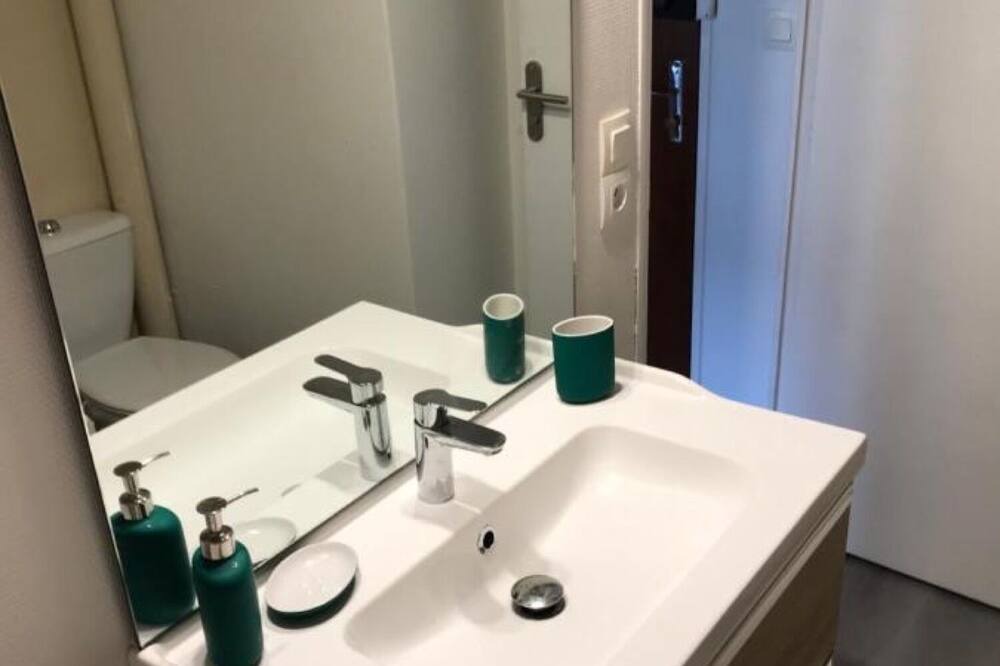 Photo of Bathroom in Les Longs Champs