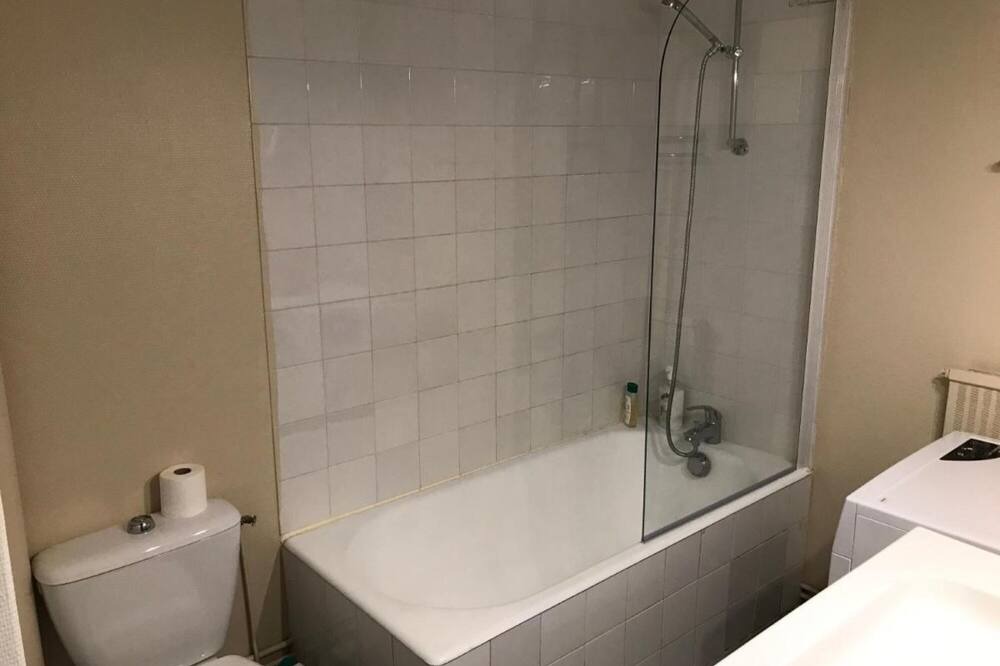 Photo of Bathroom in Les Longs Champs