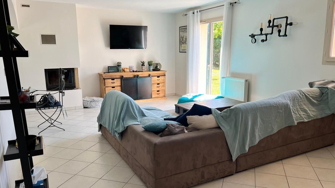 Photo of Livingroom in Verneuil-sur-Vienne