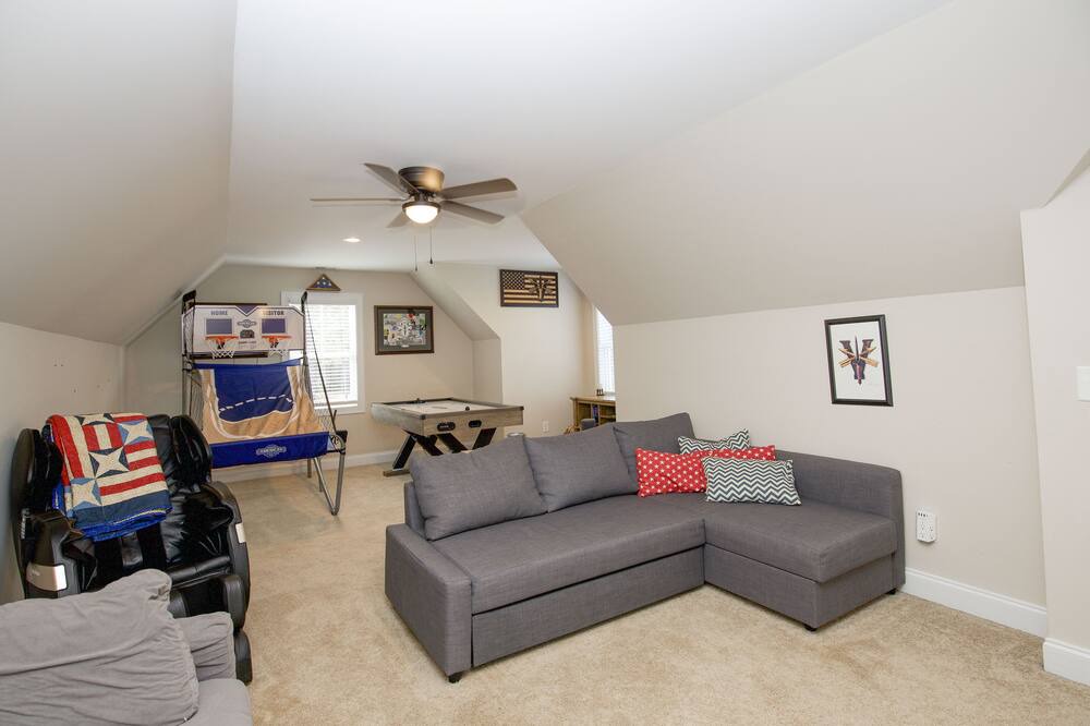 Photo of Livingroom in Whispering Pines
