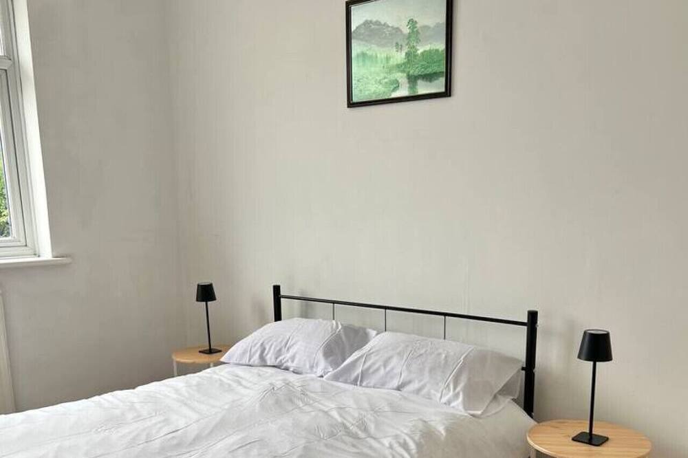 Photo of Others in Lea Bridge