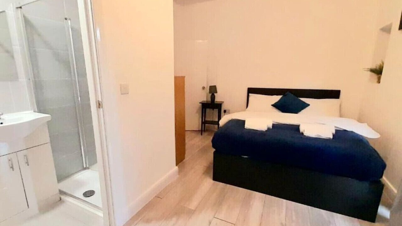 Photo of Others in Edgware