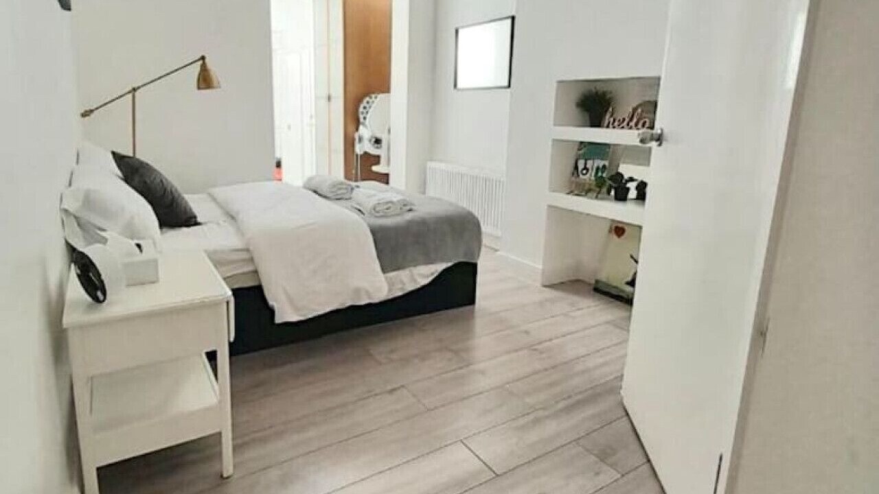 Photo of Others in Edgware