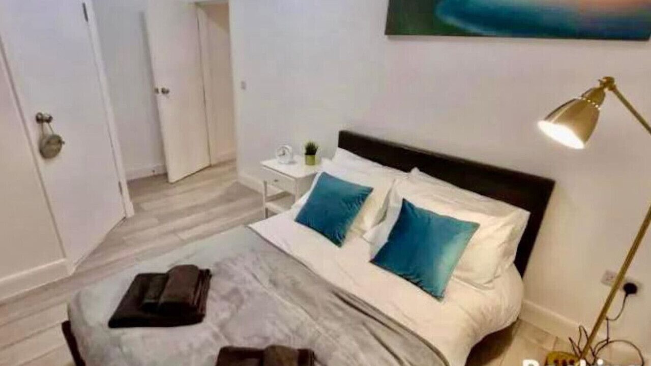 Photo of Others in Edgware