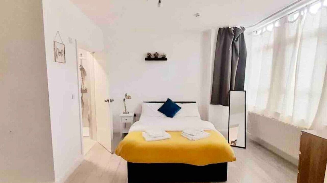 Photo of Others in Edgware