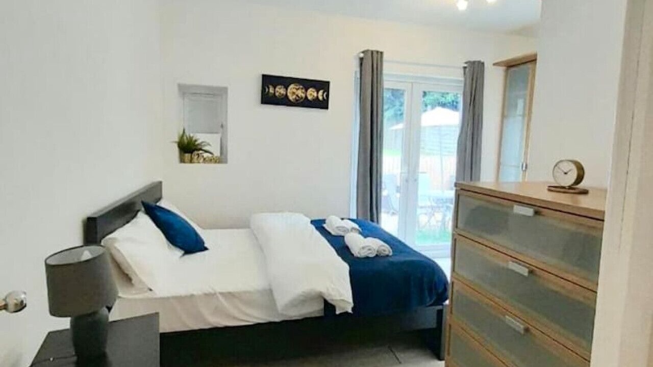 Photo of Others in Edgware