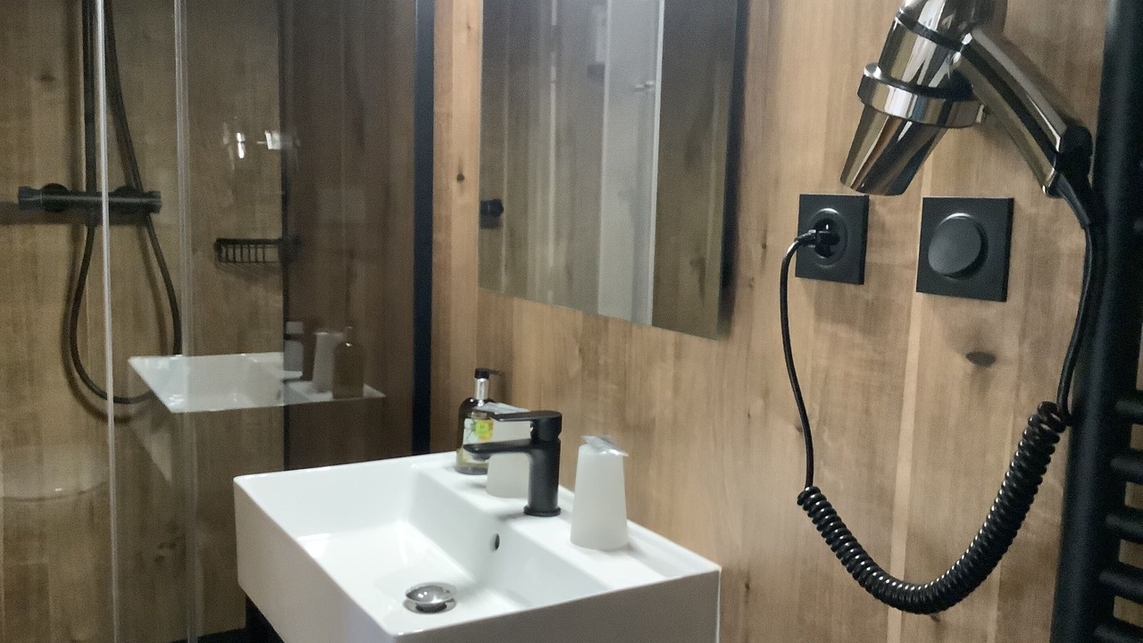 Photo of Bathroom in Buffon