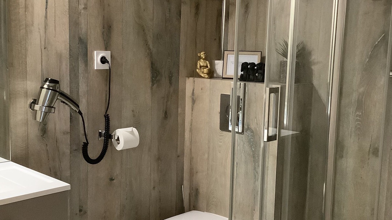 Photo of Bathroom in Buffon