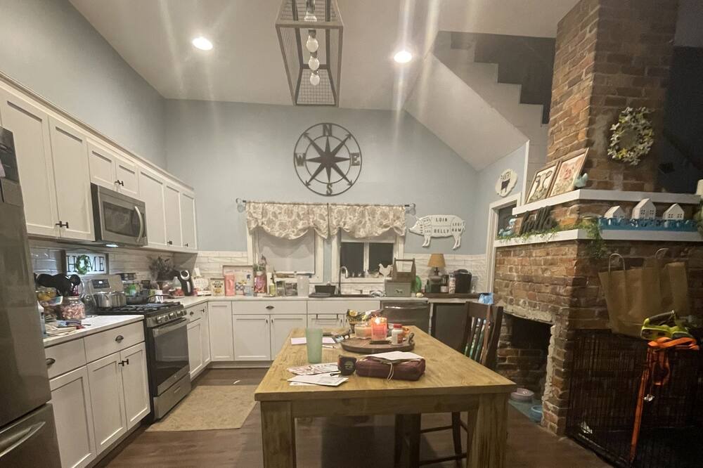 Photo of Others in Oliver