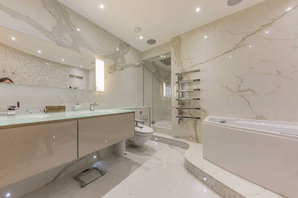 Photo of Bathroom in Chelsea Harbour